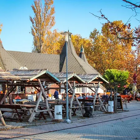 Komfort Bursport Bt. Haz * Balatonfenyves