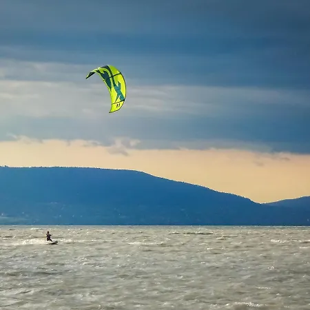 Komfort Bursport Bt. Haz Hébergement de vacances *