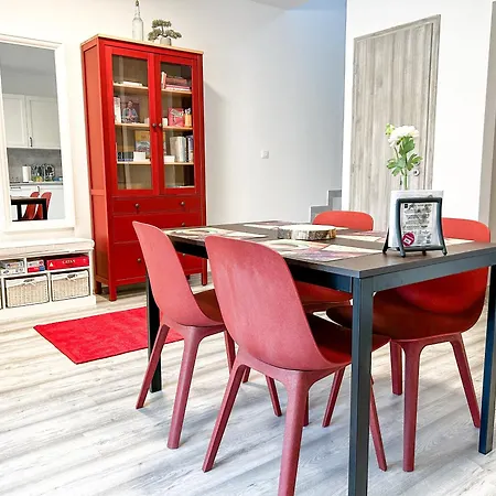 別荘 Komfort Bursport Bt. Haz バラトンフェニヴェシュ