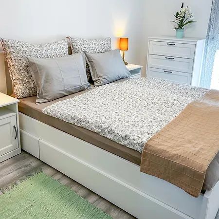 Komfort Bursport Bt. Haz *