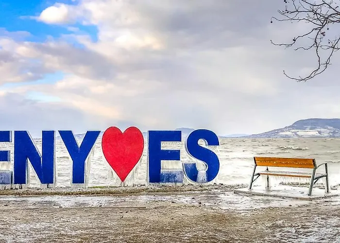 Dom wakacyjny Komfort Bursport Bt. Haz