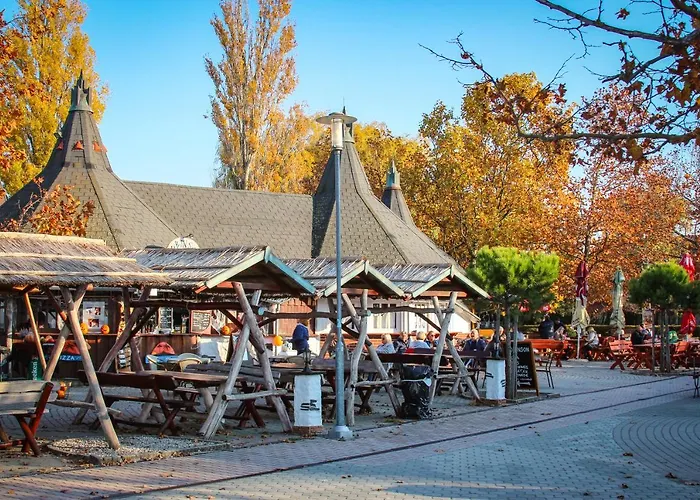 Komfort Bursport Bt. Haz * Balatonfenyves